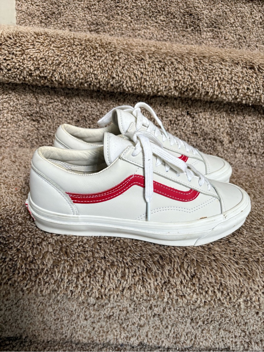 Vans Unisex white Leather Red Stripe Low Top Sneakers